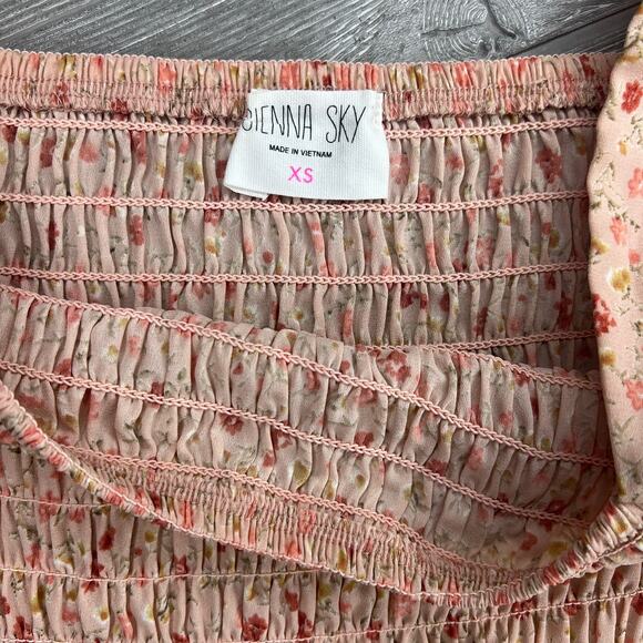 Sienna Sky Floral Pink Ruffle Blouse Crop Top 
Tiny flowers ruffle sleeves - Picture 4 of 6